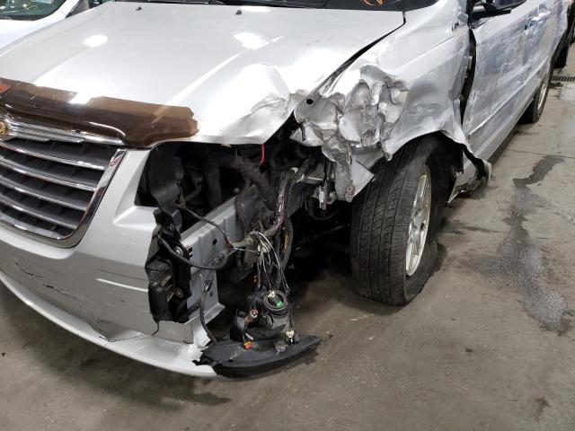Photo 9 from auction – 2010 CHRYSLER TOWN & COU with VIN 2A4RR5D18AR361541