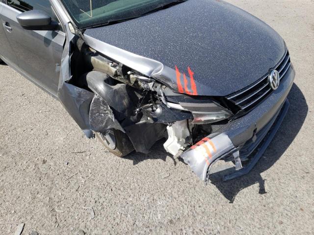 Photo 9 from auction – 2017 VOLKSWAGEN JETTA S with VIN 3VW2B7AJ5HM399299