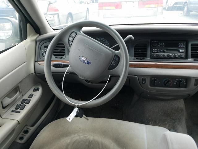 Photo 9 from auction – 2001 FORD CROWN VICT with VIN 2FAFP73W71X102208