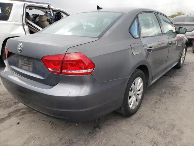 Photo 4 from auction – 2015 VOLKSWAGEN PASSAT S with VIN 1VWAT7A3XFC093076