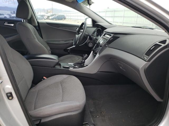 Photo 5 from auction – 2011 HYUNDAI SONATA with VIN 5NPEB4AC4BH084572