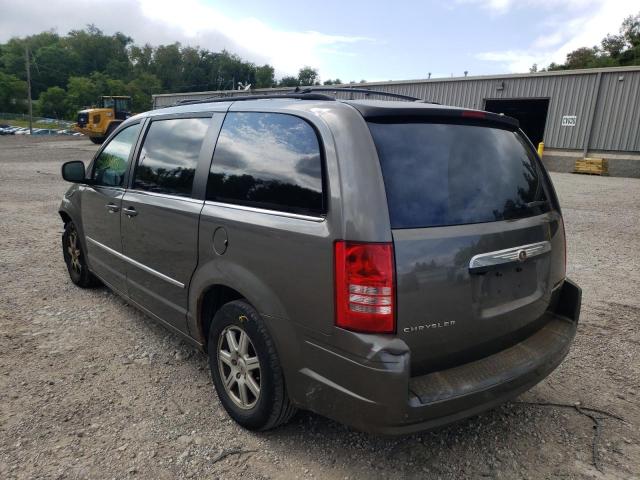 Photo 3 from auction – 2010 CHRYSLER TOWN & COU with VIN 2A4RR8D10AR405775