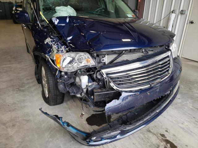Photo 9 from auction – 2016 CHRYSLER TOWN & COU with VIN 2C4RC1BG2GR246787