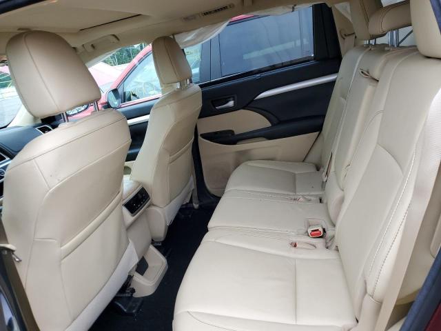 Photo 6 from auction – 2018 TOYOTA HIGHLANDER with VIN 5TDJZRFH2JS837892