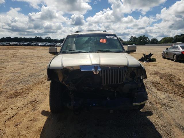 Photo 9 from auction – 2004 LINCOLN NAVIGATOR with VIN 5LMFU27RX4LJ28936
