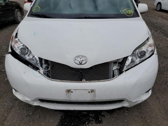 Photo 9 from auction – 2015 TOYOTA SIENNA LE with VIN 5TDJK3DCXFS094320