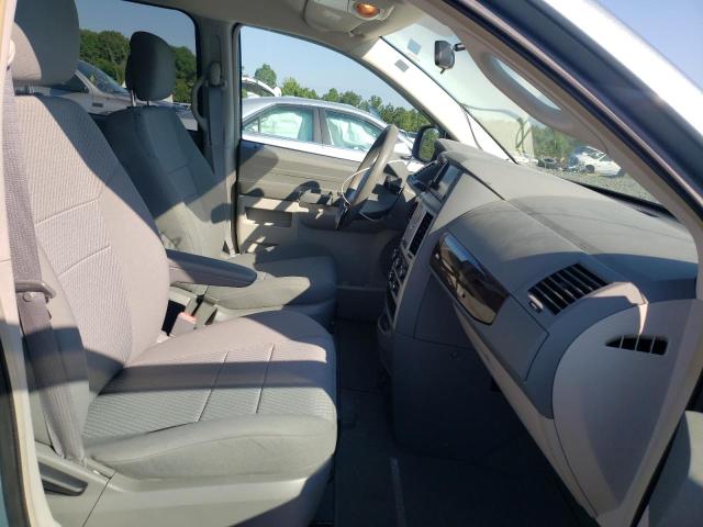Photo 5 from auction – 2010 CHRYSLER TOWN & COU with VIN 2A4RR2D16AR374528