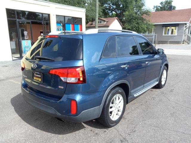 Photo 4 from auction – 2014 KIA SORENTO LX with VIN 5XYKT4A75EG459903