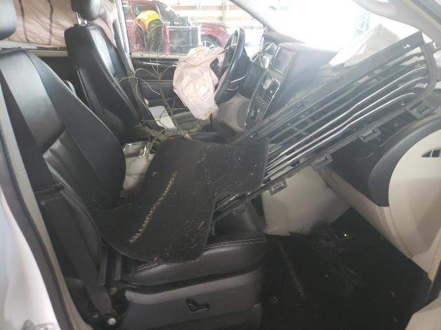 Photo 5 from auction – 2015 CHRYSLER TOWN & COU with VIN 2C4RC1CGXFR754972