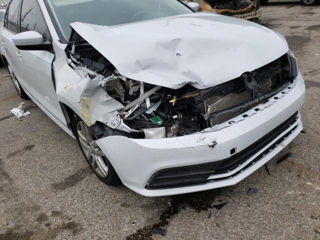 Photo 9 from auction – 2018 VOLKSWAGEN JETTA S with VIN 3VW2B7AJ7JM228785