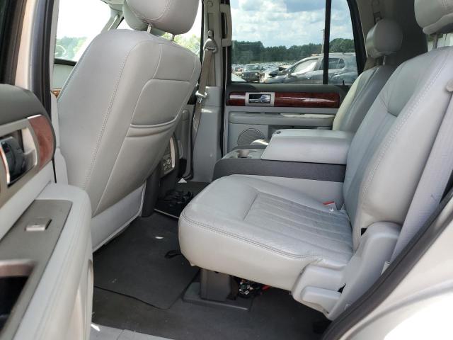 Photo 6 from auction – 2005 LINCOLN NAVIGATOR with VIN 5LMFU27515LJ04328