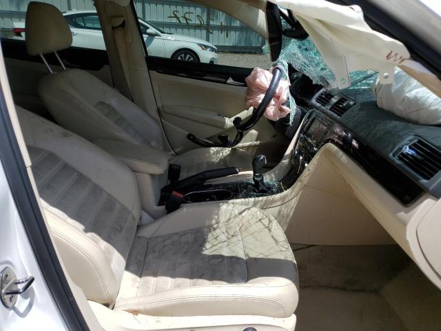 Photo 5 from auction – 2014 VOLKSWAGEN PASSAT SEL with VIN 1VWCT7A39EC025116
