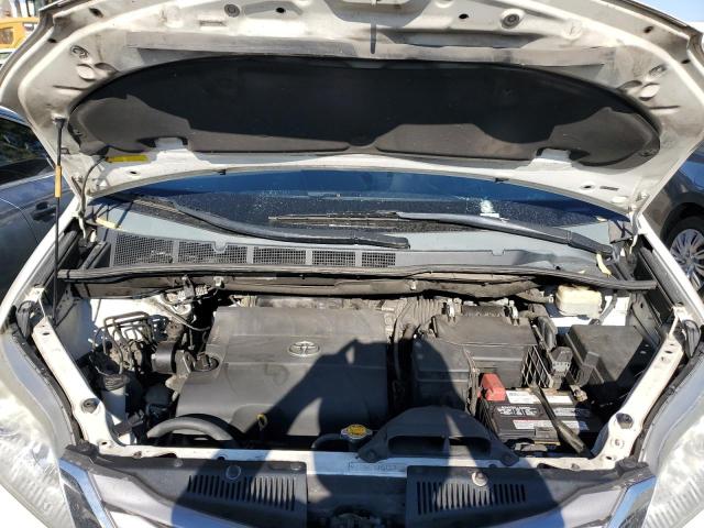 Photo 7 from auction – 2015 TOYOTA SIENNA XLE with VIN 5TDDK3DC5FS104684