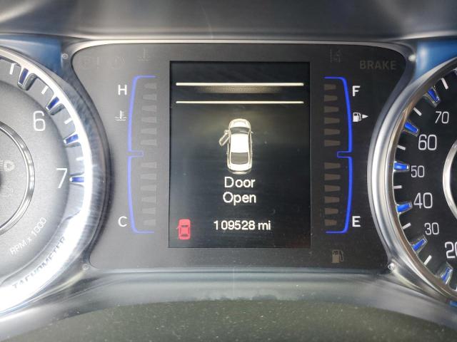 Photo 8 from auction – 2015 CHRYSLER 200 LIMITE with VIN 1C3CCCAB0FN739049