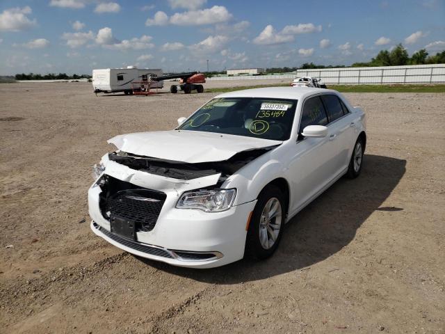 Photo 2 from auction – 2016 CHRYSLER 300 LIMITE with VIN 2C3CCAAG8GH135484
