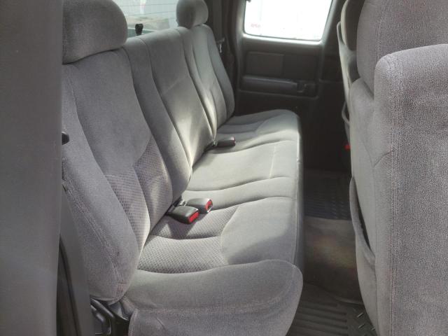 Photo 6 from auction – 2003 CHEVROLET SILVERADO with VIN 2GCEK19V131164371
