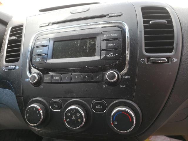 Photo 9 from auction – 2017 KIA FORTE LX with VIN 3KPFK4A7XHE071085