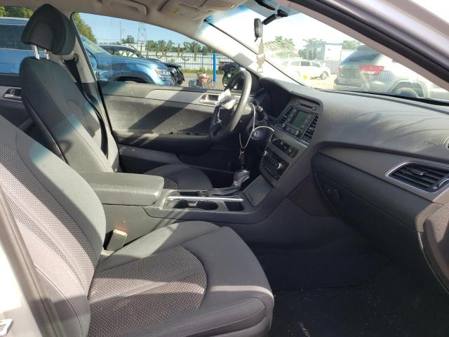 Photo 5 from auction – 2017 HYUNDAI SONATA SE with VIN 5NPE24AF4HH460920