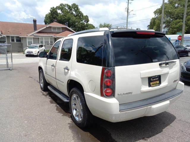 Photo 3 from auction – 2011 GMC YUKON DENA with VIN 1GKS1EEF4BR240980