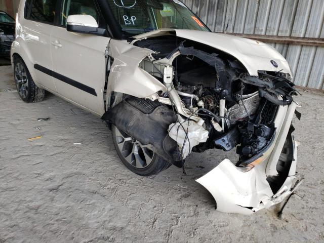 KIA SOUL + 2013 with VIN KNDJT2A6XD7760833 - Photo from auction