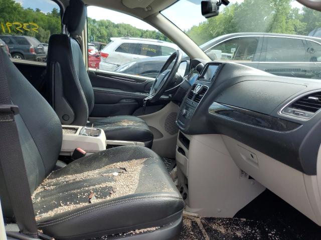 Photo 5 from auction – 2015 CHRYSLER TOWN & COU with VIN 2C4RC1BG4FR574064