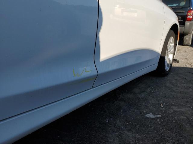 Photo 9 from auction – 2016 CHRYSLER 200 LIMITE with VIN 1C3CCCAB3GN131494