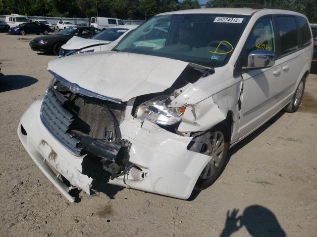 Photo 2 from auction – 2010 CHRYSLER TOWN & COU with VIN 2A4RR5DX1AR153294