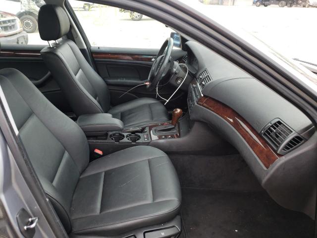 Photo 5 from auction – 2005 BMW 325 I with VIN WBAEV33465KX13582