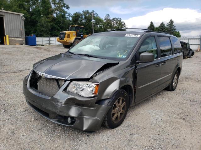 Photo 2 from auction – 2010 CHRYSLER TOWN & COU with VIN 2A4RR8D10AR405775