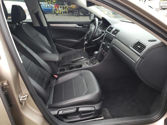 Photo 5 from auction – 2015 VOLKSWAGEN PASSAT S with VIN 1VWAT7A38FC013368