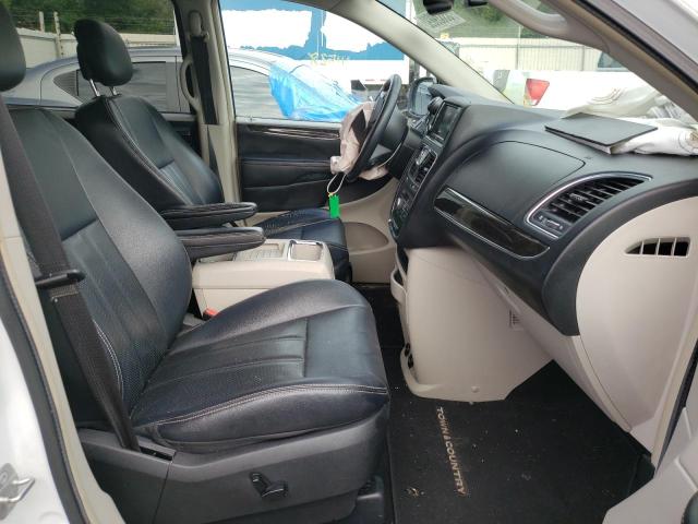Photo 5 from auction – 2014 CHRYSLER TOWN & COU with VIN 2C4RC1CG3ER454687