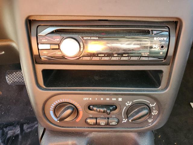 Photo 9 from auction – 2002 SATURN SL2 with VIN 1G8ZK527X2Z211630
