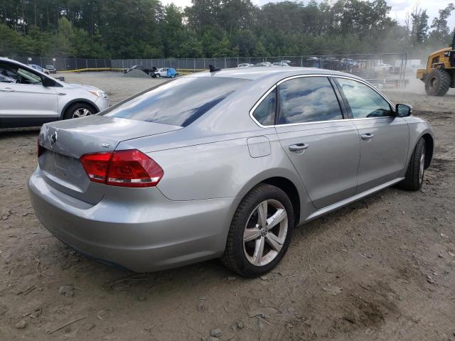Photo 4 from auction – 2013 VOLKSWAGEN PASSAT SE with VIN 1VWBP7A33DC020069