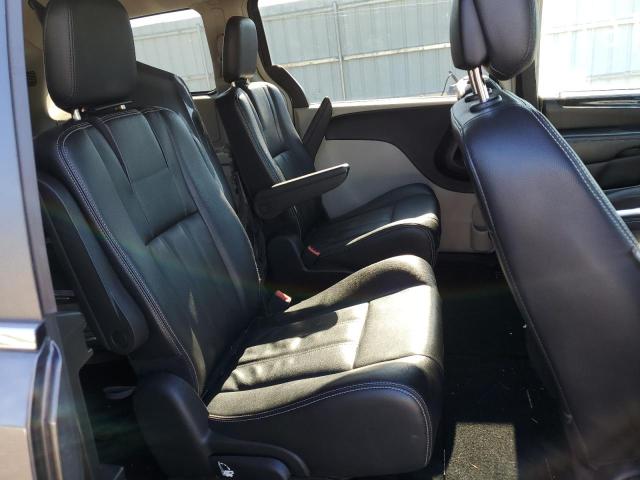 Photo 6 from auction – 2015 CHRYSLER TOWN & COU with VIN 2C4RC1BG1FR661419