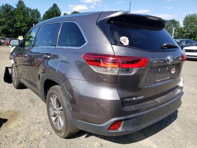 Photo 3 from auction – 2019 TOYOTA HIGHLANDER with VIN 5TDJZRFH8KS575703