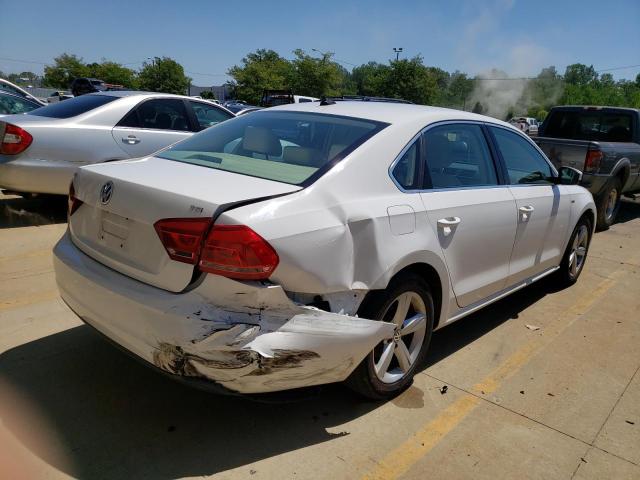 Photo 4 from auction – 2015 VOLKSWAGEN PASSAT S with VIN 1VWAS7A39FC113949