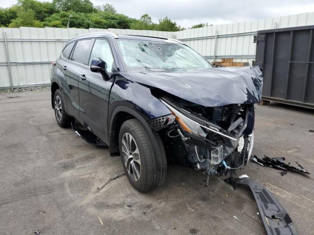 TOYOTA HIGHLANDER 2022 with VIN 5TDGZRBH7NS208246 - Photo from auction