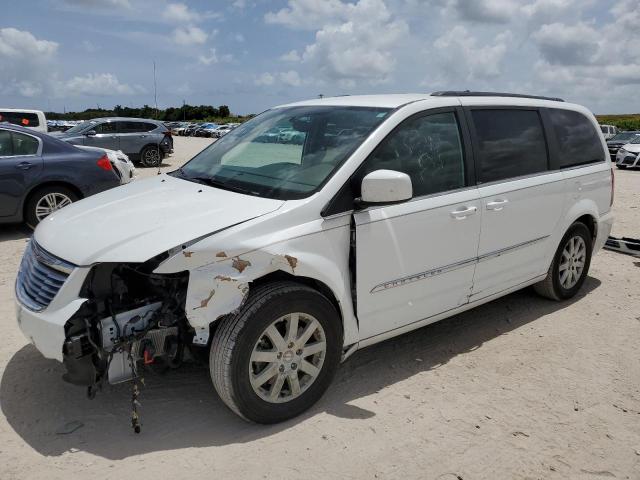 Photo 2 from auction – 2013 CHRYSLER TOWN & COU with VIN 2C4RC1BG7DR815533