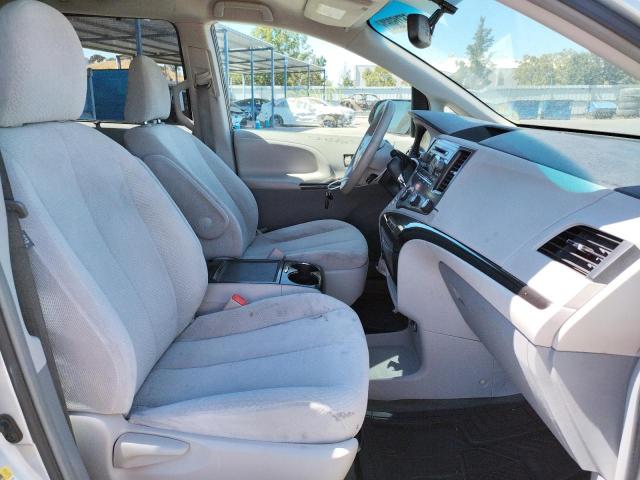 Photo 5 from auction – 2012 TOYOTA SIENNA LE with VIN 5TDKK3DC5CS185401