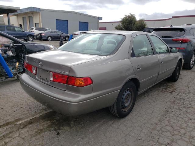 Photo 4 from auction – 2000 TOYOTA CAMRY with VIN 4T1BG22K9YU626547