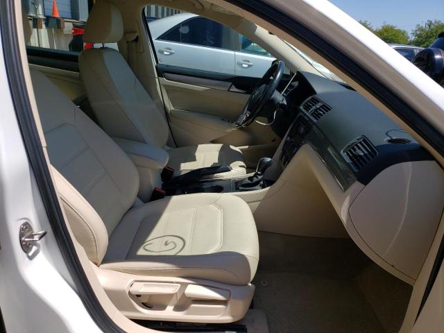 Photo 5 from auction – 2015 VOLKSWAGEN PASSAT S with VIN 1VWAS7A39FC113949