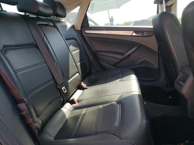 Photo 6 from auction – 2015 VOLKSWAGEN PASSAT S with VIN 1VWAT7A38FC117410