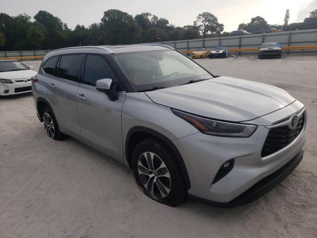 TOYOTA HIGHLANDER 2021 with VIN 5TDHZRAH5MS086037 - Photo from auction