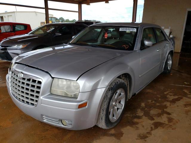 Photo 2 from auction – 2005 CHRYSLER 300 TOURIN with VIN 2C3JA53G95H572697
