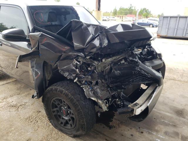 Photo 9 from auction – 2018 TOYOTA 4RUNNER SR with VIN JTEBU5JR3J5610045