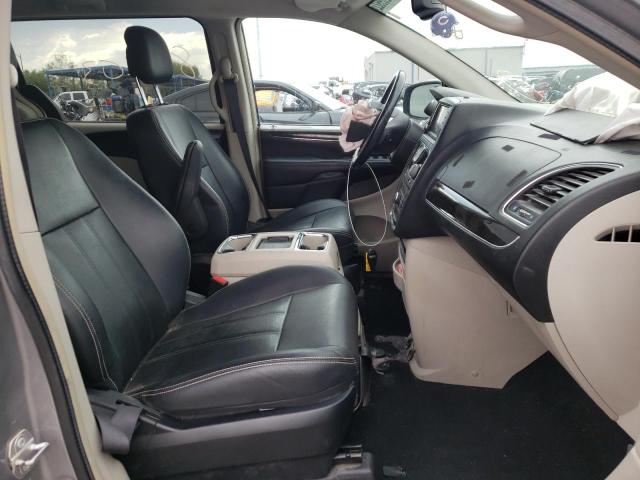 Photo 5 from auction – 2016 CHRYSLER TOWN & COU with VIN 2C4RC1BG0GR292831