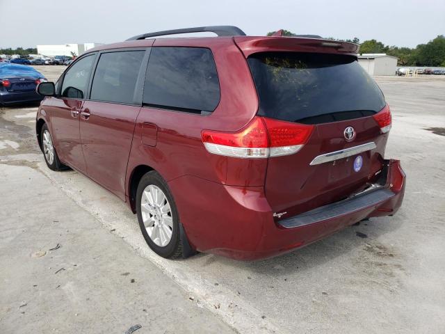 Photo 3 from auction – 2011 TOYOTA SIENNA XLE with VIN 5TDYK3DC2BS019300