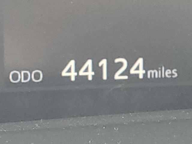 Photo 8 from auction – 2018 TOYOTA PRIUS with VIN JTDKARFU3J3546179
