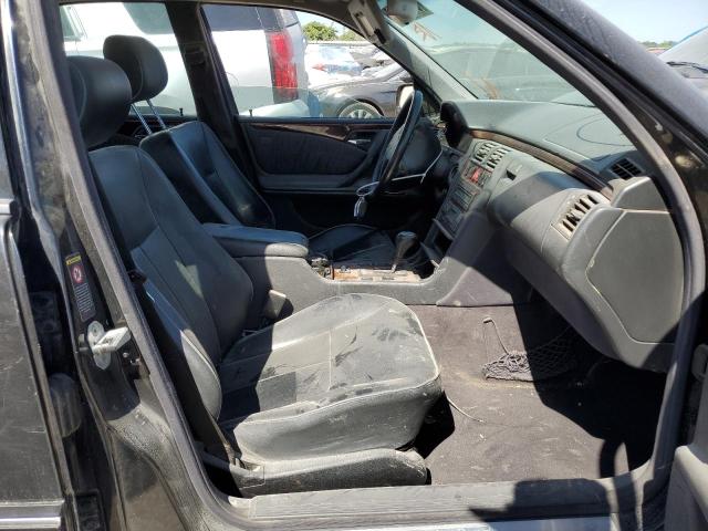 Photo 5 from auction – 2000 MERCEDES-BENZ E 320 with VIN WDBJF65J5YB061866