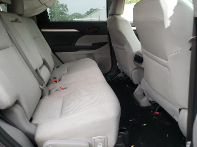 Photo 6 from auction – 2018 TOYOTA HIGHLANDER with VIN 5TDBZRFH3JS843401